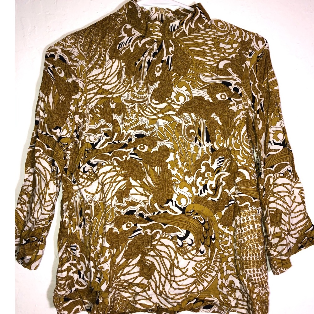 Patterned contemporary blouse - Picture 2 of 3